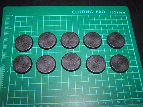 32mm games workshop bases - games,